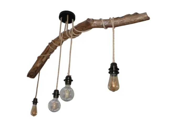 Suspension lumineuse en bois avec ampoules vintage suspendues, décoration intérieure rustique